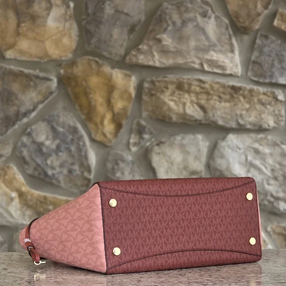 Michael Kors Voyager Logo Medium Tote Bag - Picture 4 of 9